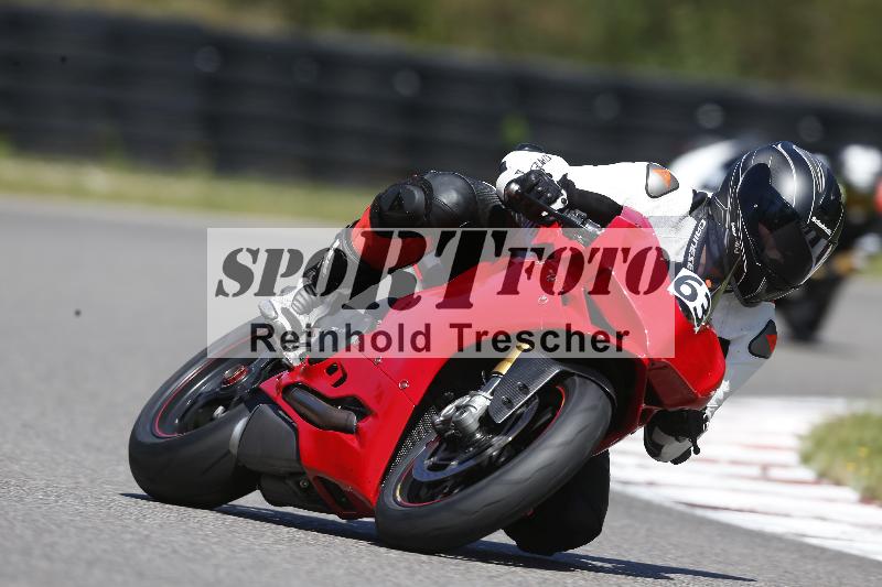 /Archiv-2025/48 25.08.2025 Cornu Master School ADR/rot-rouge/63